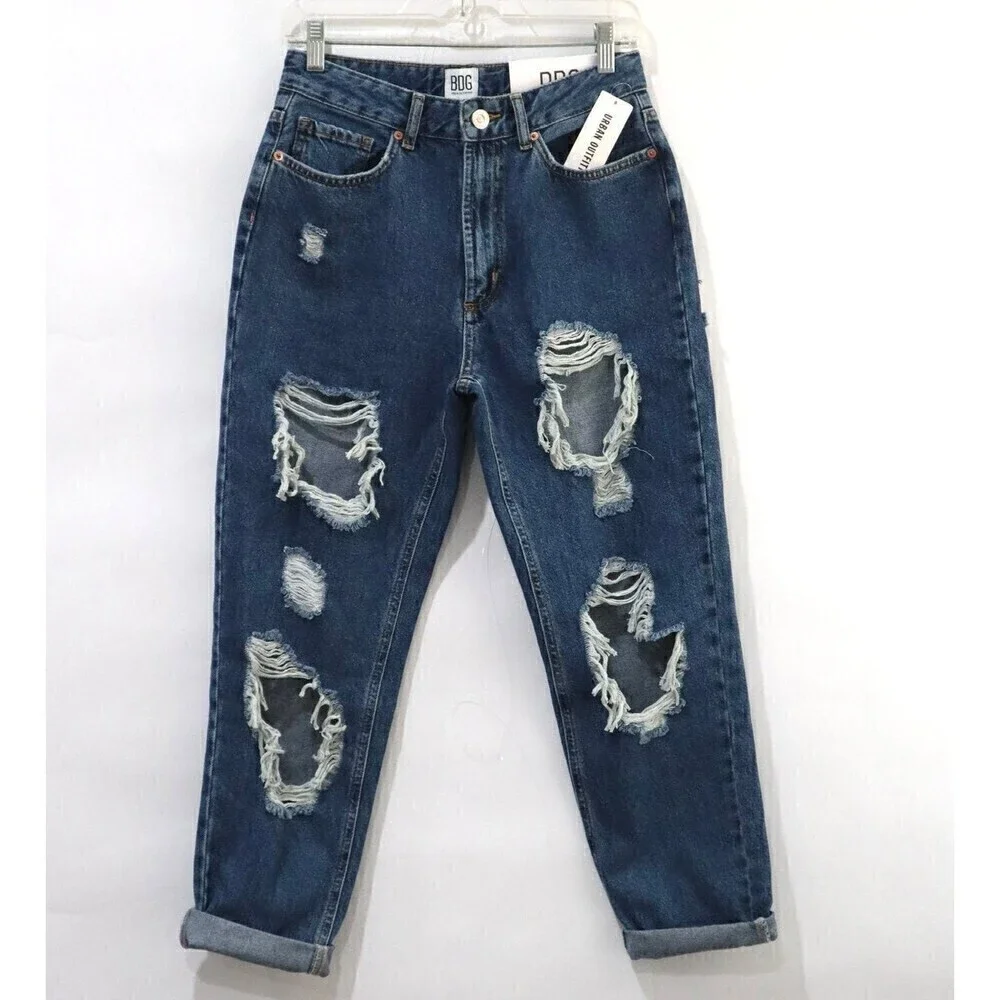 BDG Mom Distressed Jeans‎ Size 27
